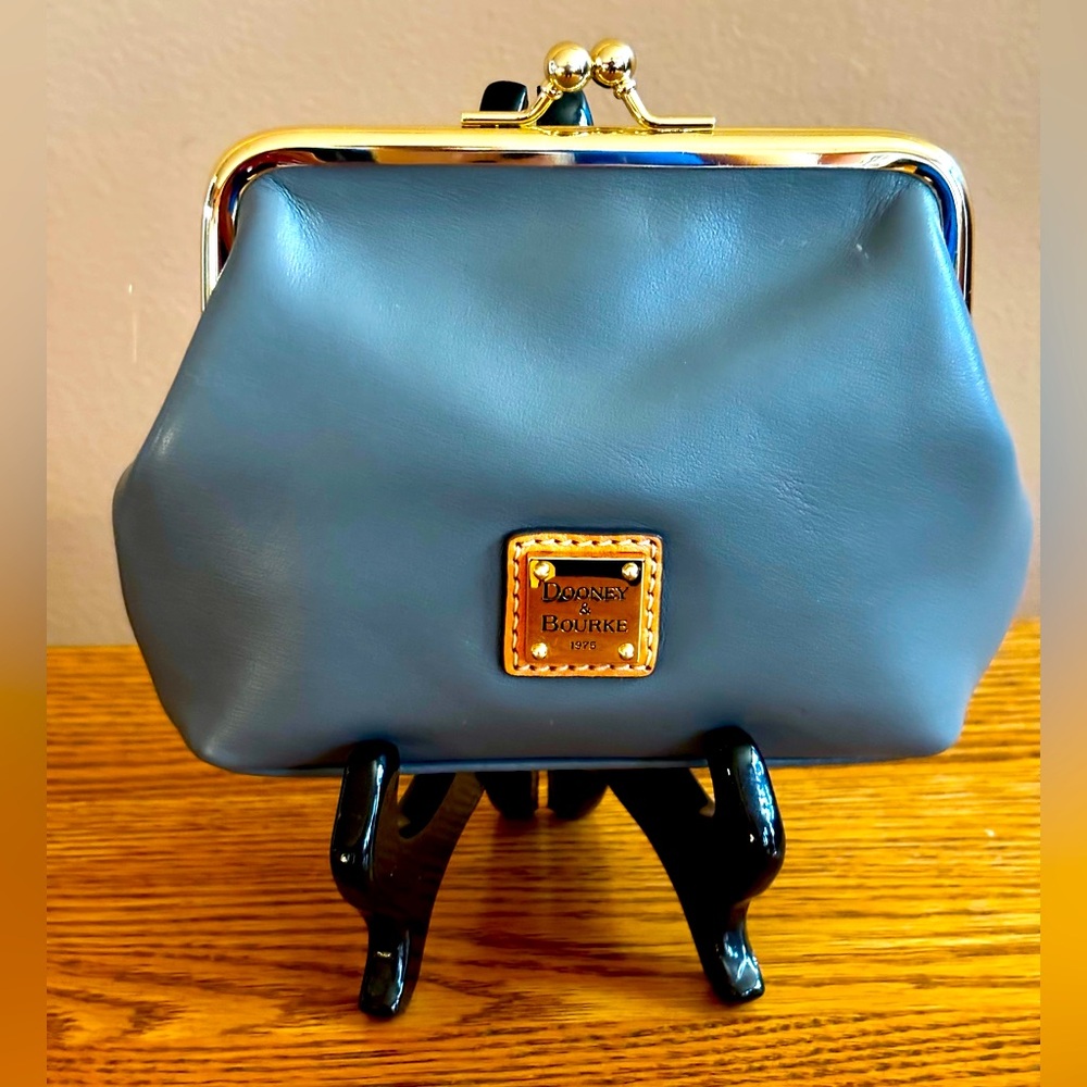 DOONEY & BOURKE GREY KISS LOCK WALLET CLUTCH NWOT